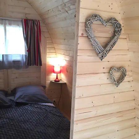 Barrel Orange Chalet Saint-André