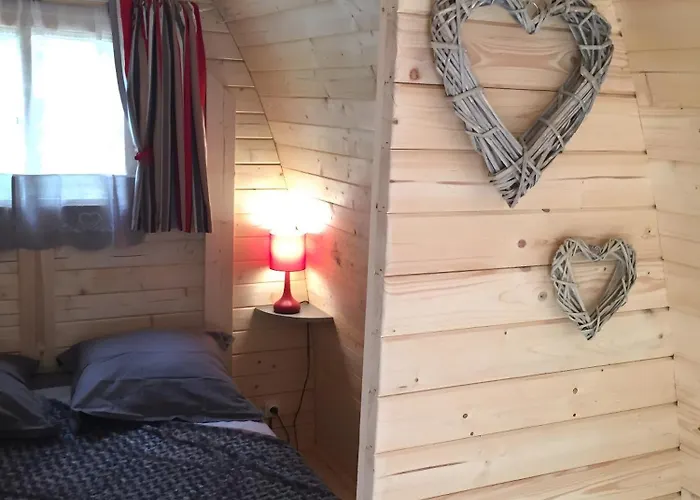 Barrel Orange Chalet Saint-André